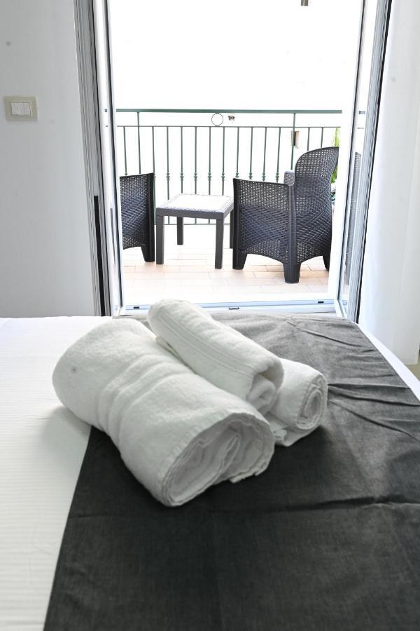 Solymar B&B Naples Luaran gambar